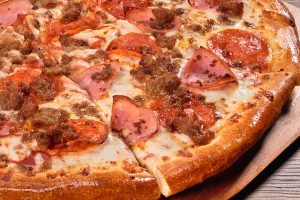 4 meat carnes pizza image