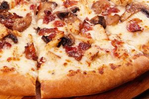 chicken bacon clasico pizza photo